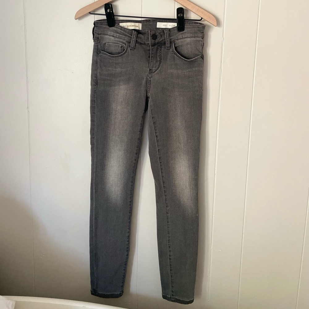 Anthropologie grey washed skinny jeans